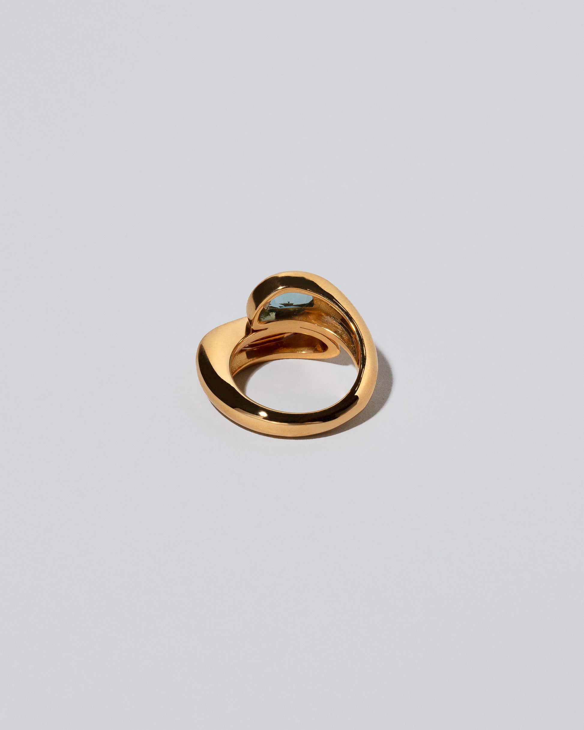 Two Dancers Ring on light color background.