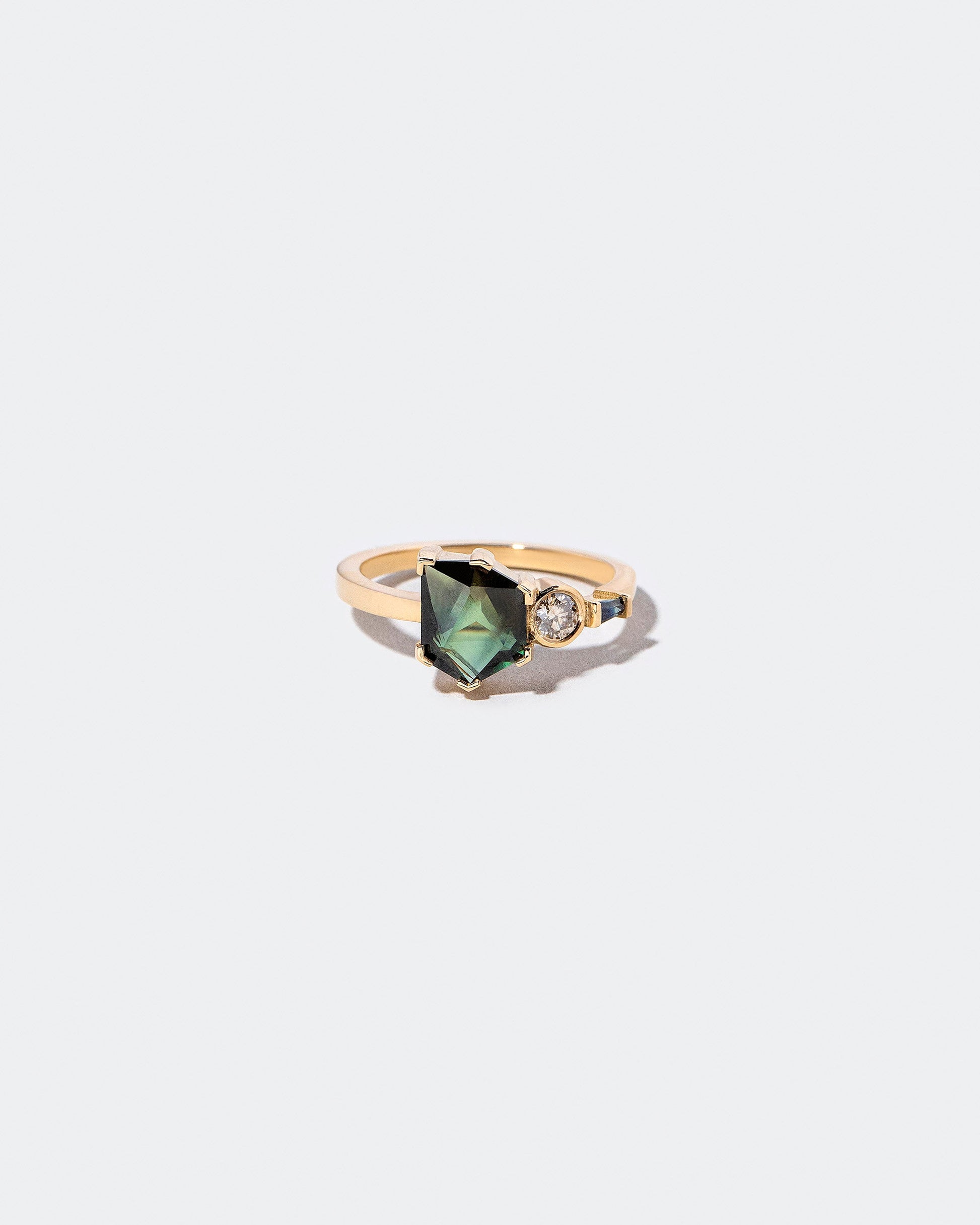  Contrast Ring on light color background.