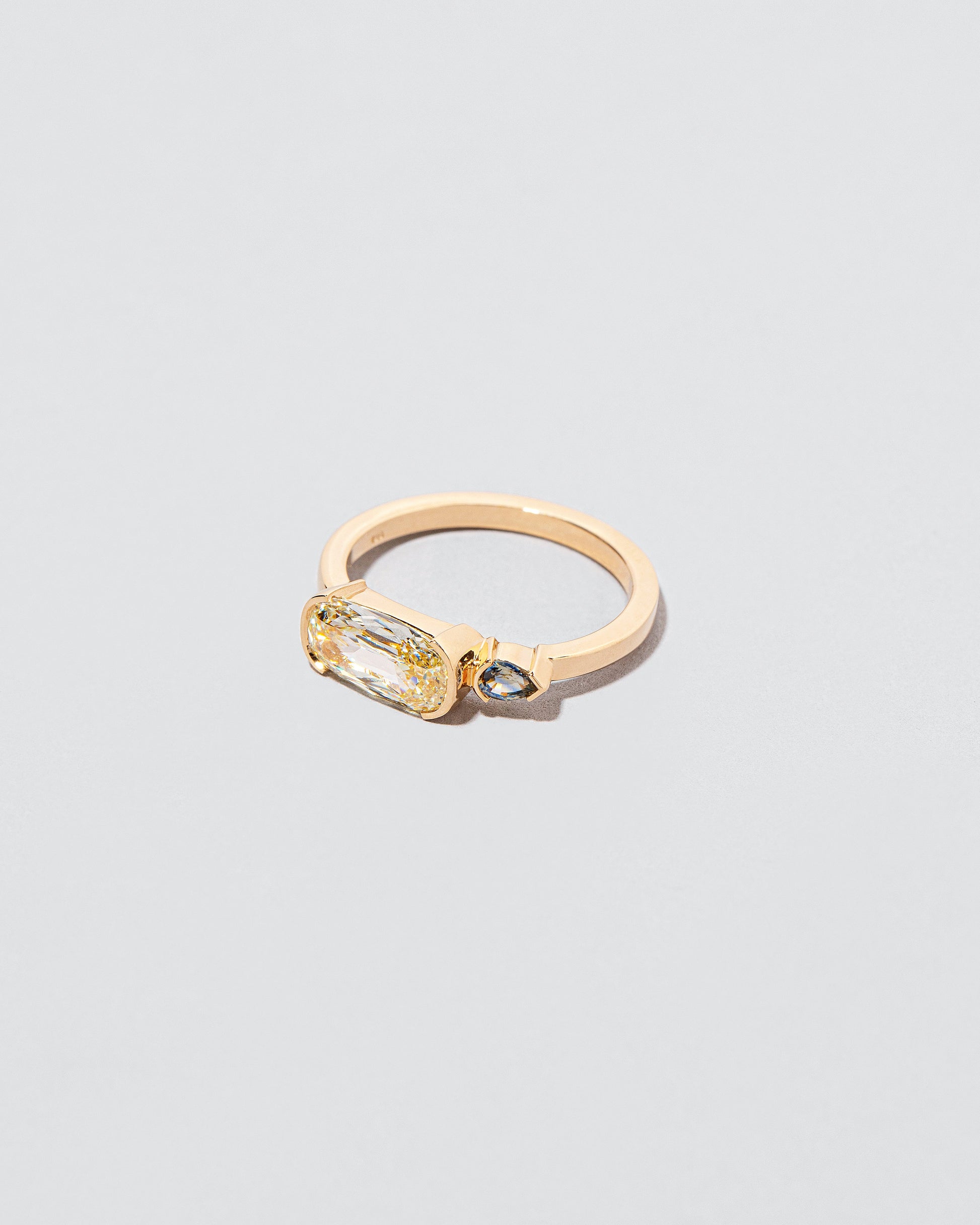  Front & Center Ring on light color background.