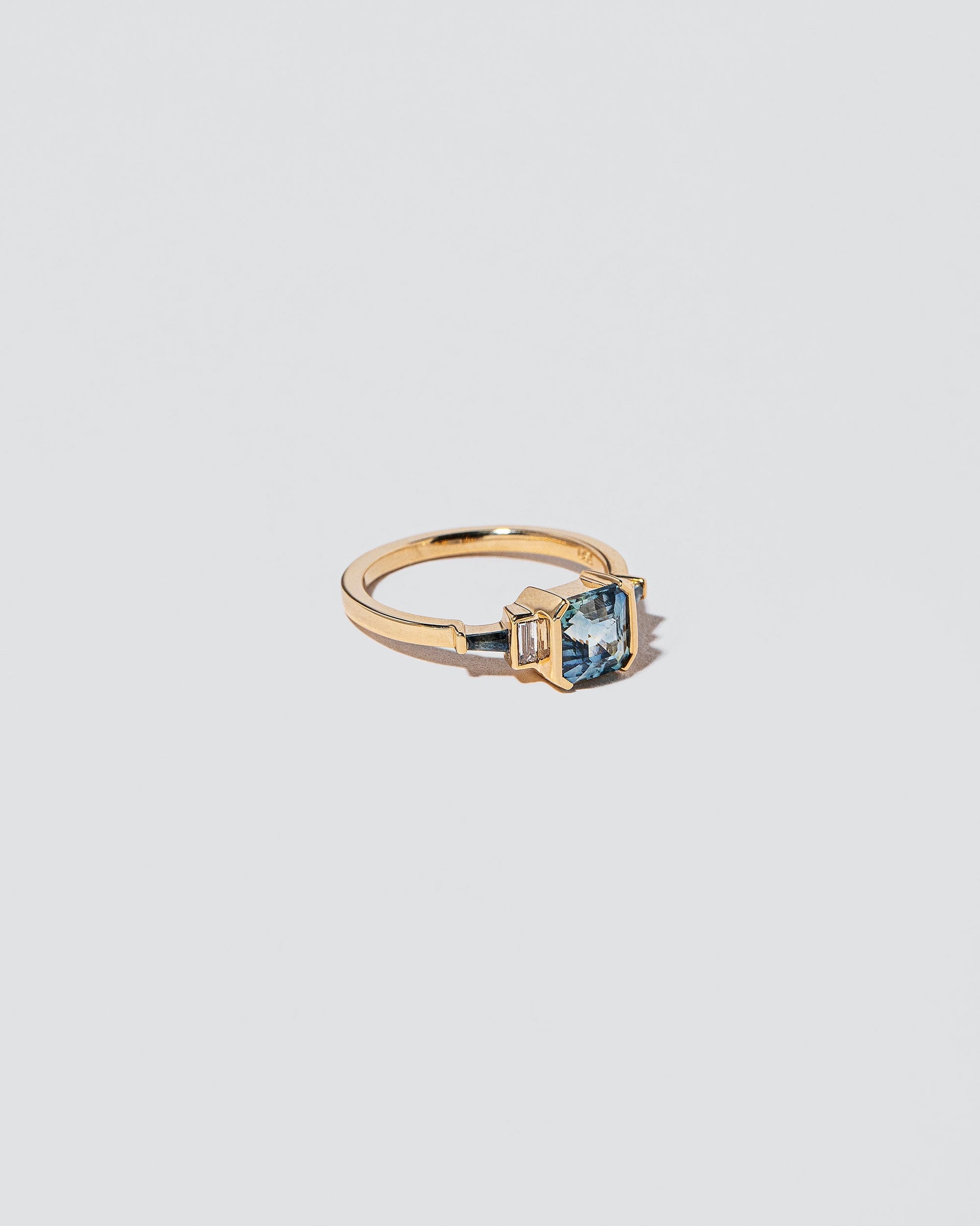  Cryo Ring on light color background.