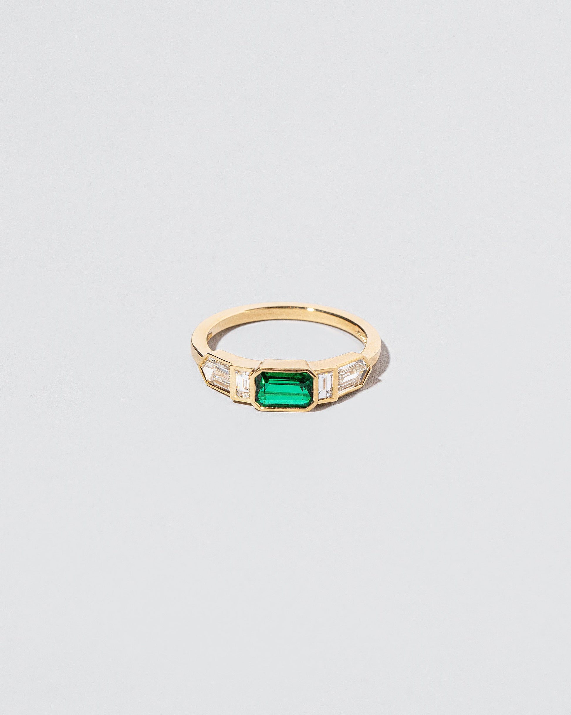  Seer Ring on light color background.