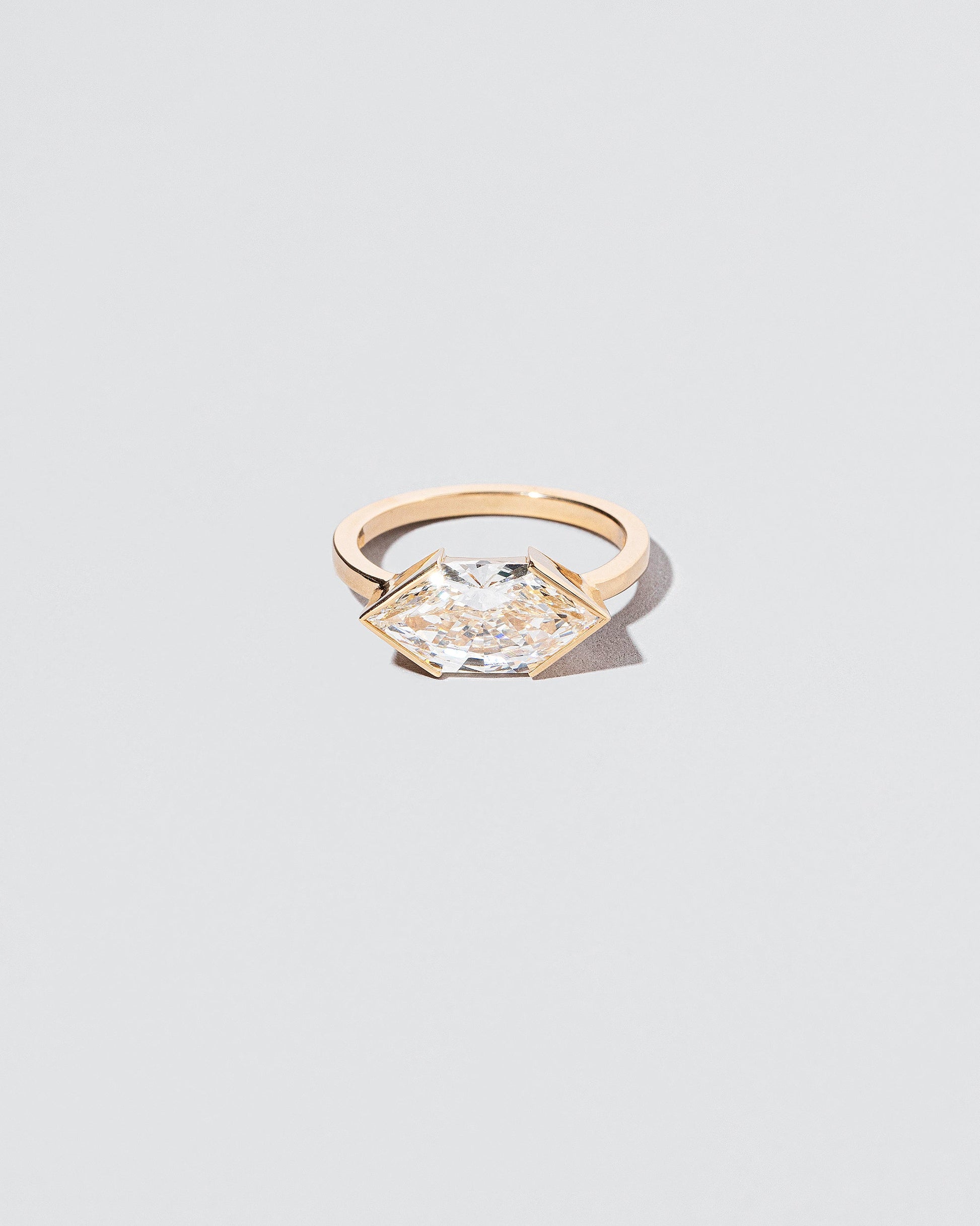 Vertex Ring on light color background.